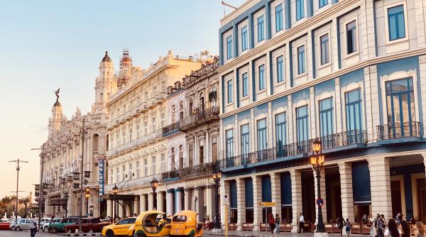 Cuba: Îngerii păzitori ai locuințelor abandonate de cei plecați din țară