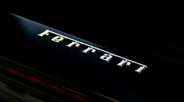 Angelina Jolie vinde un Ferrari excepțional. La ce preț ar putea ajunge