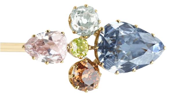 Bijuterii ale casei regale bulgare, nemaivăzute de 100 de ani, scoase la licitație