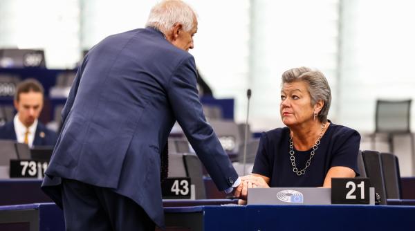 Pașapoarte și cărți de identitate digitale, propunere a Comisiei Europene