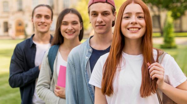 Trei programe guvernamental pentru sprijinirea tinerilor absolvenți români 