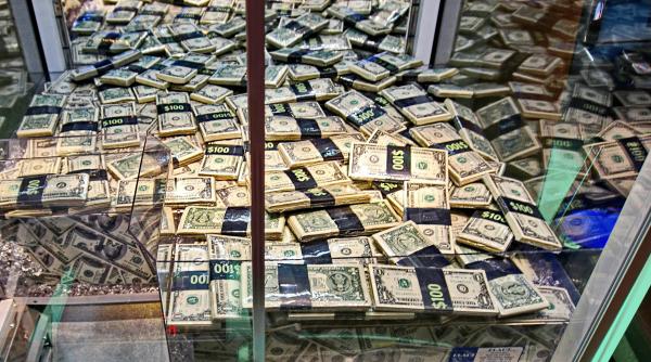 Semnal de alarmă: Datoria publică mondială se apropie de 100.000 mdl $