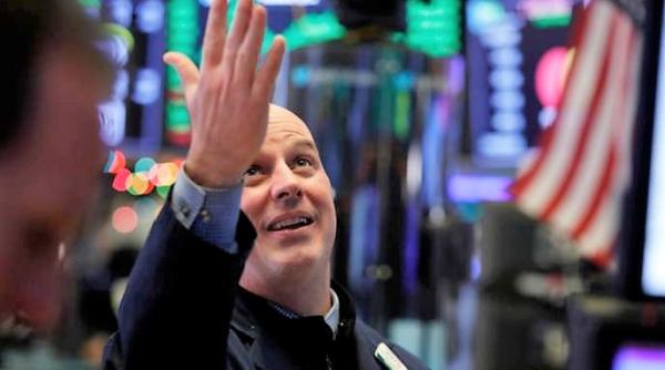 Wall Street se deschide cu un record după victoria lui Trump