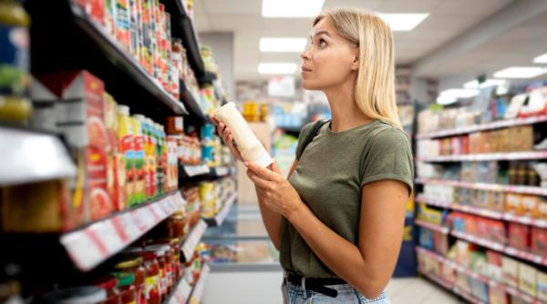 Giganții alimentari profită de țările sărace unde vând produse de proastă calitate - Raport