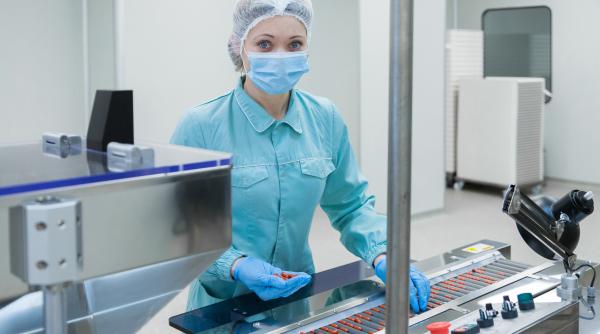 Taxele lui Trump vor îngenunchia industriile auto și farma din Europa