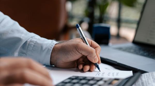 Se modifică Codul Fiscal. Schimbări privind creşterea accizelor şi obligaţia de înregistrare fiscală