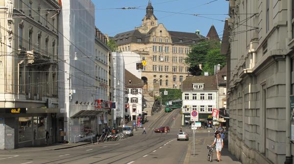 Se întâmplă în Elveția: Au prea mulți bani și vor să restituie o parte locuitorilor