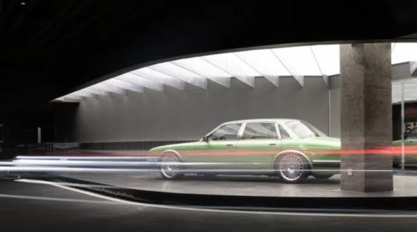 SUA: Un garaj banal transformat într-un templu retro-futurist