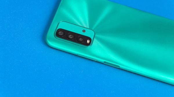 Huawei renunță la Android și lansează un telefon ”istoric”