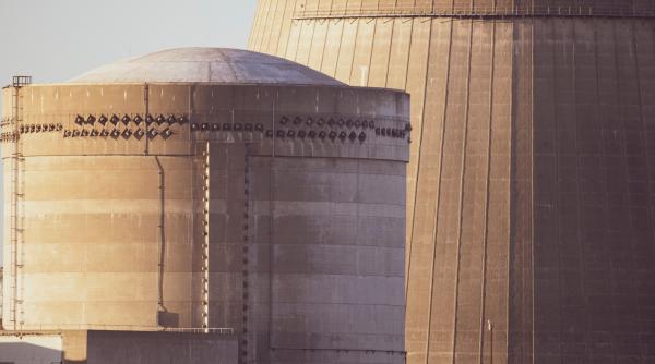 Se prelungeşte durata de viaţă a celei mai vechi centrale nucleare din Europa. Greenpeace spune că este un experiment inutil şi periculos