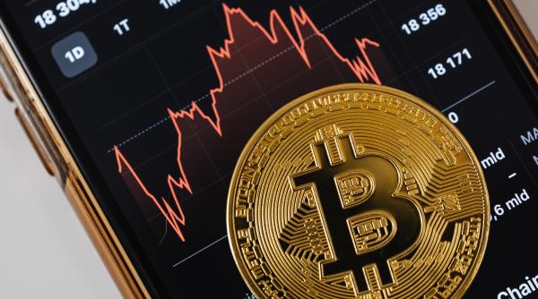 Cât ar mai putea creşte Bitcoin după ce a atins pragul de 100.000 de dolari