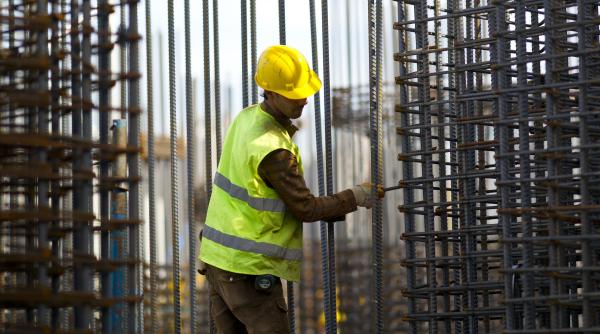 Criză acută de muncitori în construcţii, în Marea Britanie. Planurile autorităţilor, în pericol