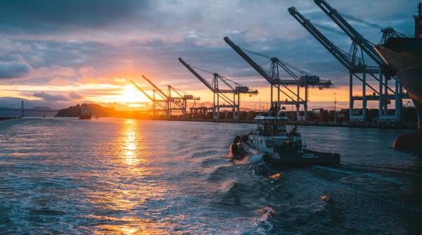 Poluare cu petrol în Marea Neagră. Ucraina acuză Rusia de dezastrul ecologic