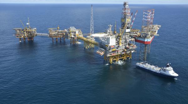 De ce crește prețul petrolului la început de an