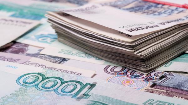 Evoluţie surpriză a rublei ruseşti în faţa dolarului american