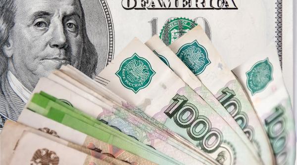 Trump promite pace, dar ce înseamnă asta pentru rubla rusească? Previziuni surprinzătoare!