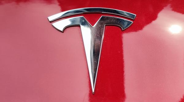 Musk bagă Tesla în haos: Rezultate slabe, planuri incerte și sprijin controversat pentru Trump
