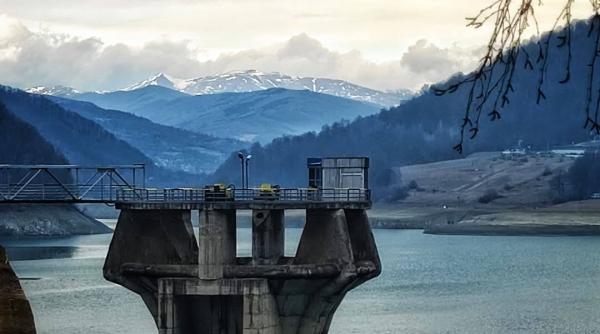 Ministrul Energiei explică de ce a scăzut apa din baraje şi acuză campanii de fake news
