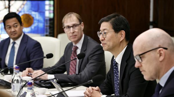 Adrian Negrescu: FMI nu e o instituţie caritabilă. Ei vin în România ca să facă profit