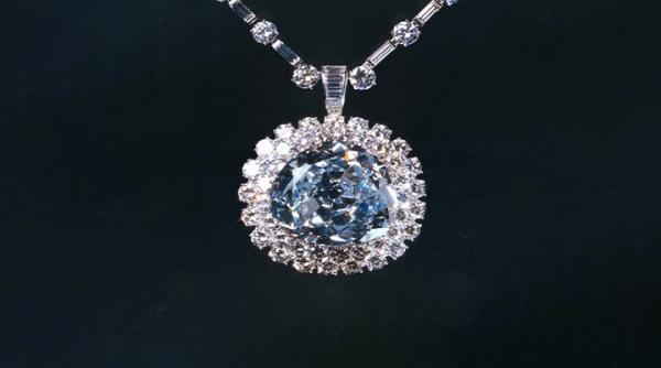 Un diamant de 70 de carate stârnește scandal în familia regală din Qatar!