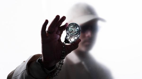 Un ceas sau o operă de artă? Hublot și Daniel Arsham șterg granițele dintre design și orologerie