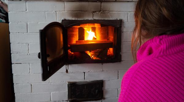 Indolența autorităților forțează milioane de români să rămână pe sisteme poluante de încălzire