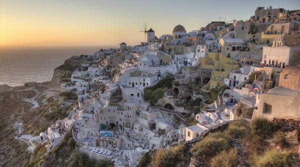 La Santorini pământul s-a mai calmat. Ce spun specialiștii 