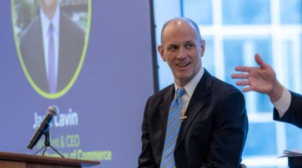 SUA: Fed nu judecă inițiativele politice, „se adaptează”