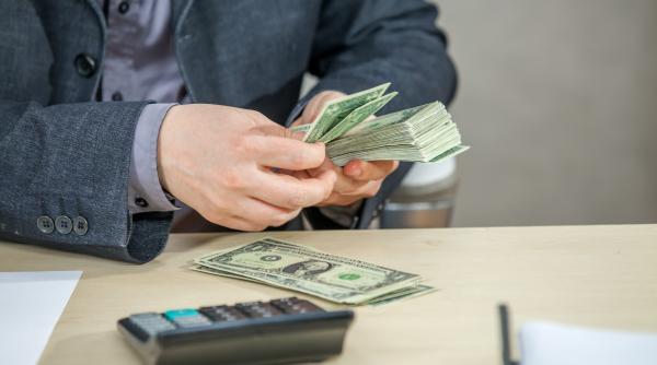 1750 de miliarde de dolari: Suma record de dividende plătite în 2024