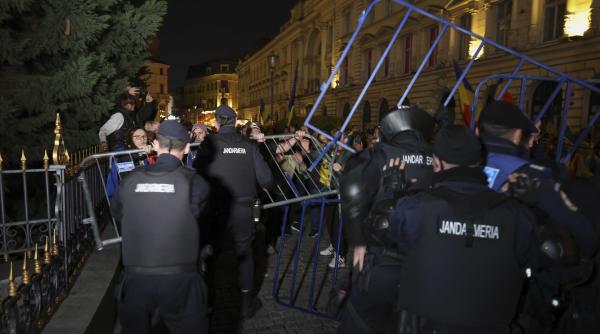 Candidatura lui Călin Georgescu, respinsă! Imagini de la scandalul din faţa BEC