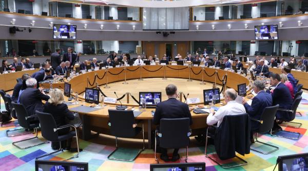 Cât costă securitatea Europei? UE caută soluţii pentru a creşte cheltuielile pentru apărare fără a destabiliza economia