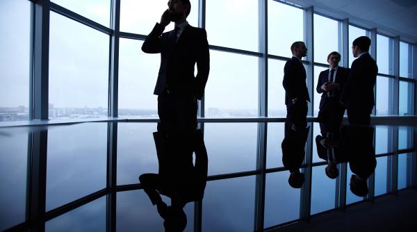 Bloomberg: Ce-i sperie cel mai mult pe investitori în România 