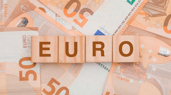 Presiune pe euro: Pozițiile lungi au atins niveluri istorice