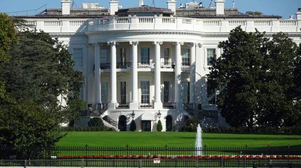 Patronii companiilor petroliere chemați la Casa Albă. Trump are ceva să le spună 