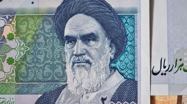 Rialul, moneda Iranului, s-a prăbuşit la un nivel fără precedent: 1.039.000 de unități pentru un dolar american