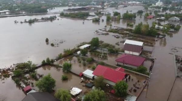 Alertă meteo: Ploi torențiale și vânt puternic!  Zonele în care e risc de inundaţii