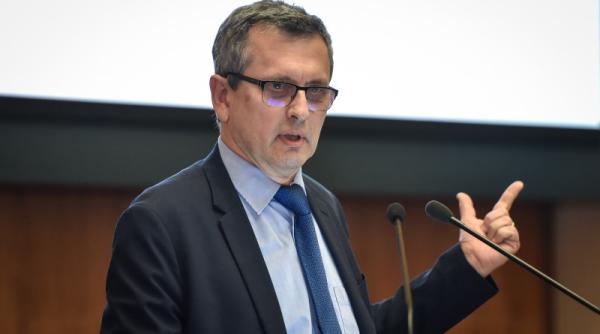 Firmele româneşti, reticente în accesarea de credite bancare. Explicaţiile lui Valentin Lazea (BNR)