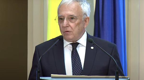 Isărescu: Crizele recente impun o regândire a educației economice