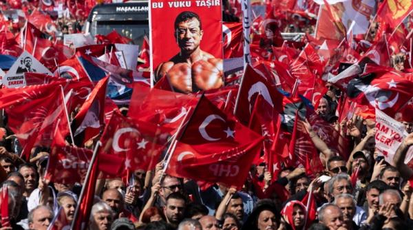 Turcia fierbe: Opoziția cheamă la boicot prin suspendarea totală a cumpărăturilor pentru o zi, puterea ripostează