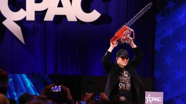 Echipa lui Musk, acuzată că a trimis documente de concediere pline de greşeli: "Doar numele era scris corect"