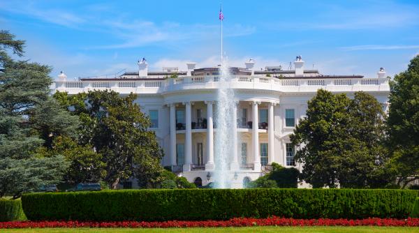 Casa Albă: 70 de ţări au contactat administraţia Trump pentru a negocia pe seama noilor tarife