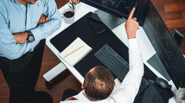 Prăbușirea tăcută a Americii: Investitorii fug și de obligațiuni, și de dolari!