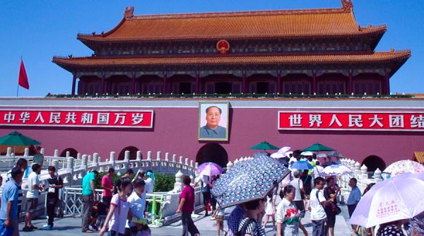 Americanii, dați afară din mallurile Chinei! Brandurile locale câștigă teren