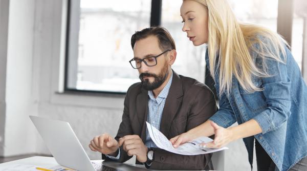 Cine digitalizează România? Funcționari fără studii IT gestionează sisteme esențiale