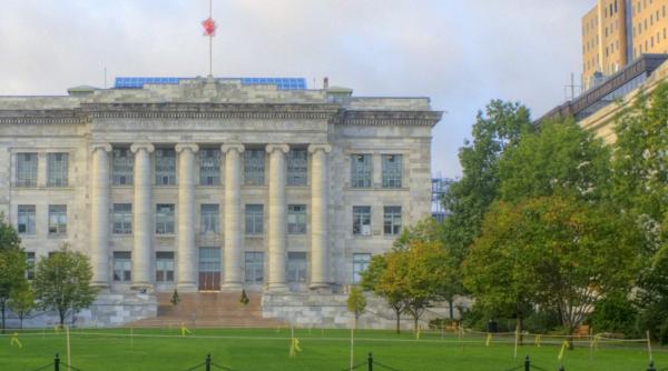 Trump amenință Harvard și acuză universitatea că propagă „ură”