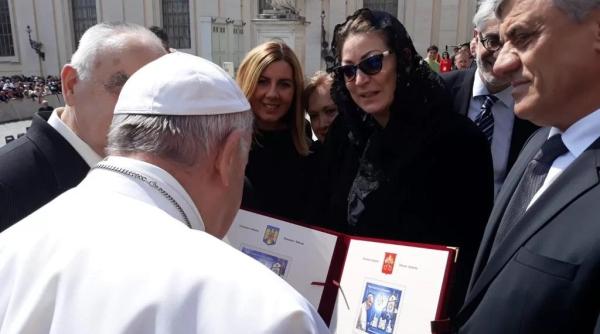 Cristina Popescu (Romfilateria): Papa Francisc ne-a inspirat să trăim cu inima deschisă