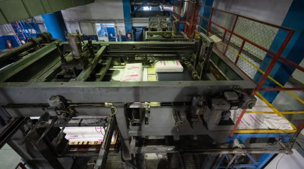 Vremuri bune pentru industrie: Rompetrol repornește fabrica de polietilenă!