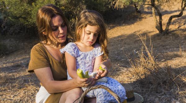 Tichete de 2.000 de lei pentru aceste mame. Află toate detaliile necesare