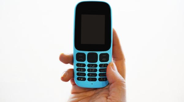 Europa și Canada își avertizează cetățenii: „Călătoriți în SUA doar cu telefoane de unică folosință”