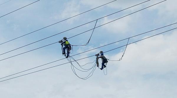 Red Electrica lucrează cu firmele specializate în vederea restabilirii furnizării energiei electrice în Spania